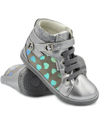 Dziewczęce Półbuty W Metaliczne Serduszka Na Jesień Primigi 8022100