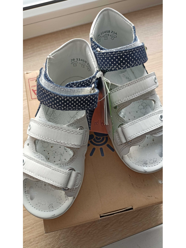 Sandały dla dziewczynki z truskawką Bartek t-11458/z14 II Gatunek