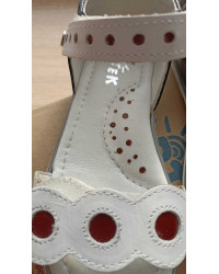 Dziewczęce sandały na lato ze skóry naturalnej Bartek w-86167/h41 II gatunek