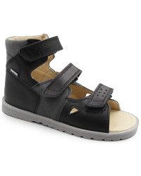 Sandały profilaktyczne dla chłopca z wysokim zapiętkiem Bartek 81804-022