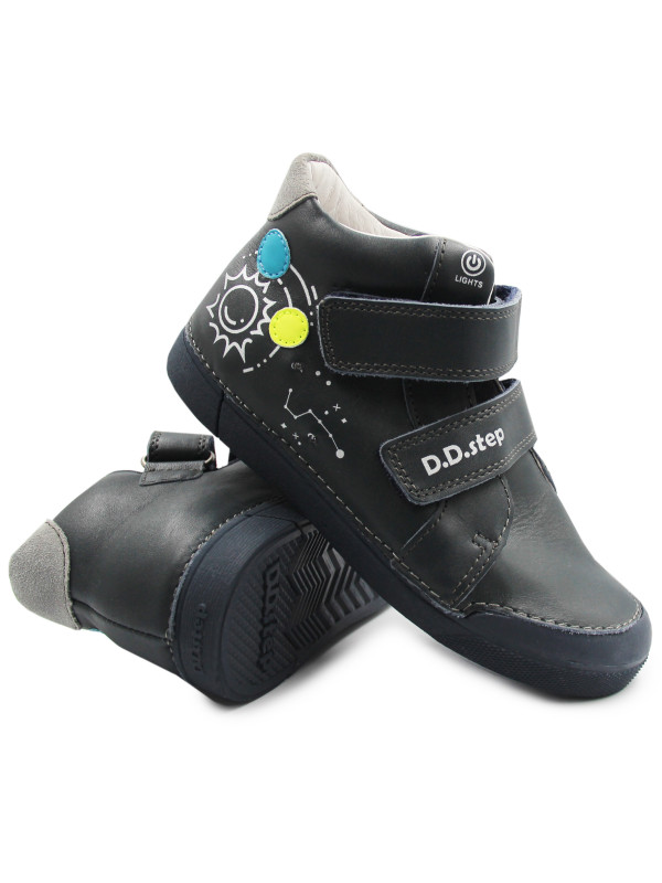 Buty Dla Chłopca Na Wiosnę Świecące DD STEP A068-42418L
