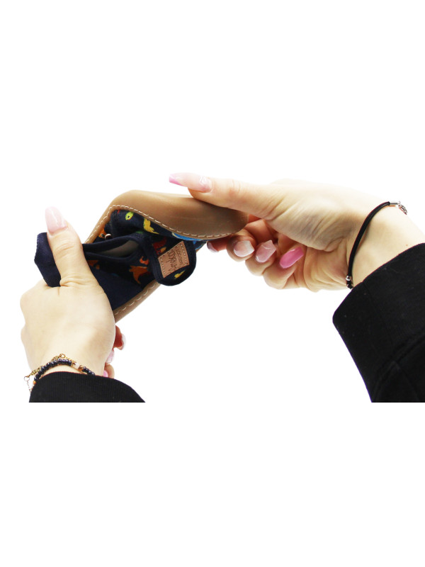 Kapcie Na Zmianę Dla Chłopca Barefoot Dinozaury Do Przedszkola i Szkoły Ameko Piko Dino