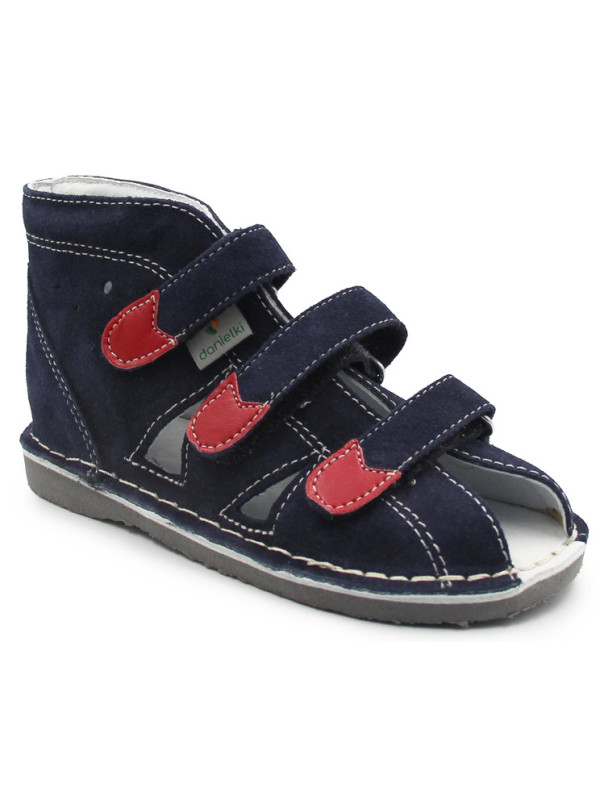 Sandałki dla chłopca z elastyczną podeszwą Danielki