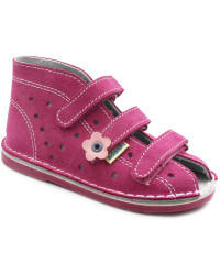 Kapcie profilaktyczne dla dziewczynki do przedszkola z obcasem Thomasa Adamki