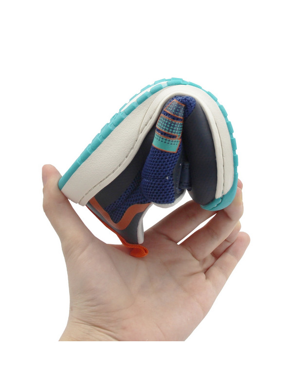 Sportowe buty typu barefoot dla chłopca na wiosnę MTNG 49045-C59432