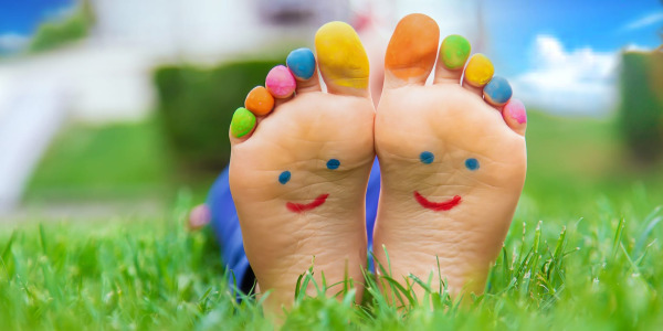 Ból stópek u dziecka – przyczyny i leczenie. Kiedy udać się do lekarza?