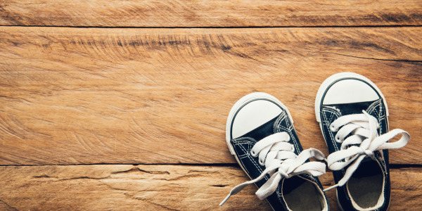 Czy buty bez sznurówek są lepsze dla małych dzieci?