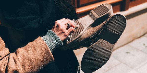 Co zrobić, żeby buty się nie ślizgały?