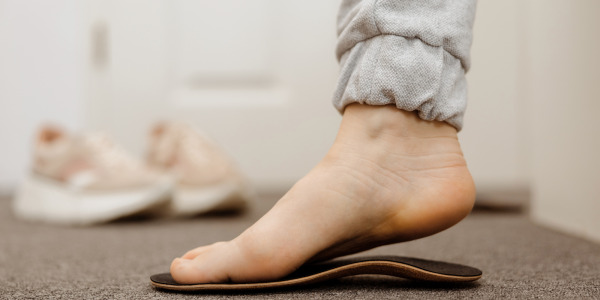 Czy buty dla dzieci powinny mieć specjalne wkładki ortopedyczne?